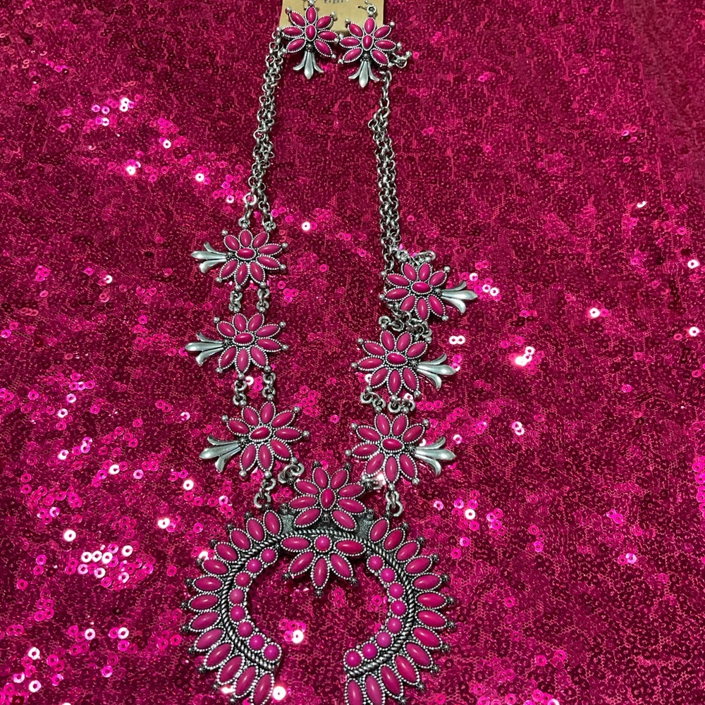 Elegant Floral Necklace And Earrings Set in Pink and Silver